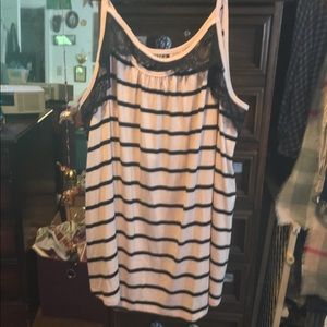 Cute as a button Torrid tank
